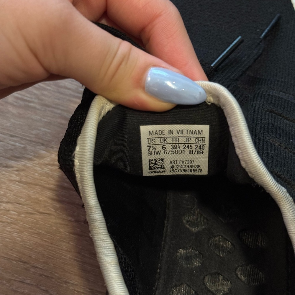 Adidas NMD R1 - Picture 4 of 5